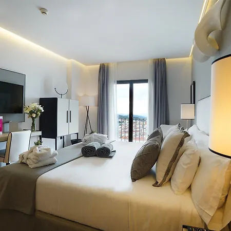 Barcelo & 4*